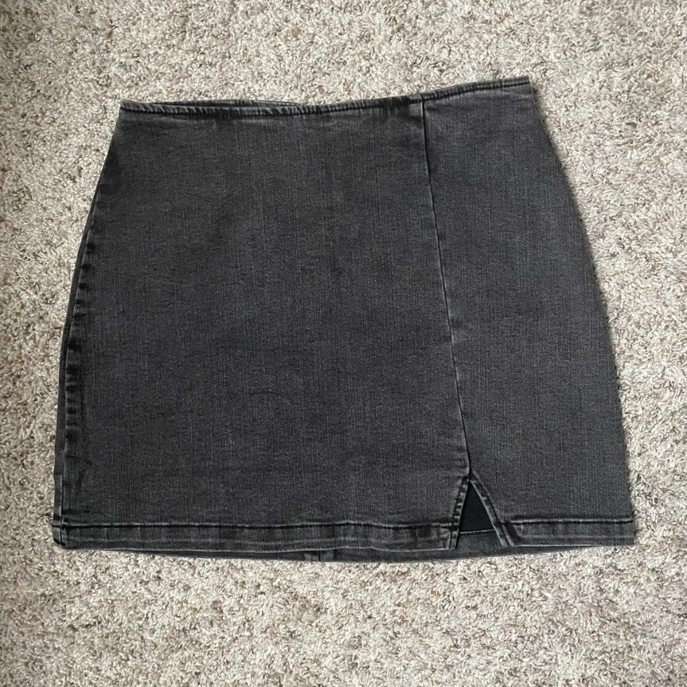 Wilde Fable | Black Jean Mini Skirt | Size 6 | Excellent Condition